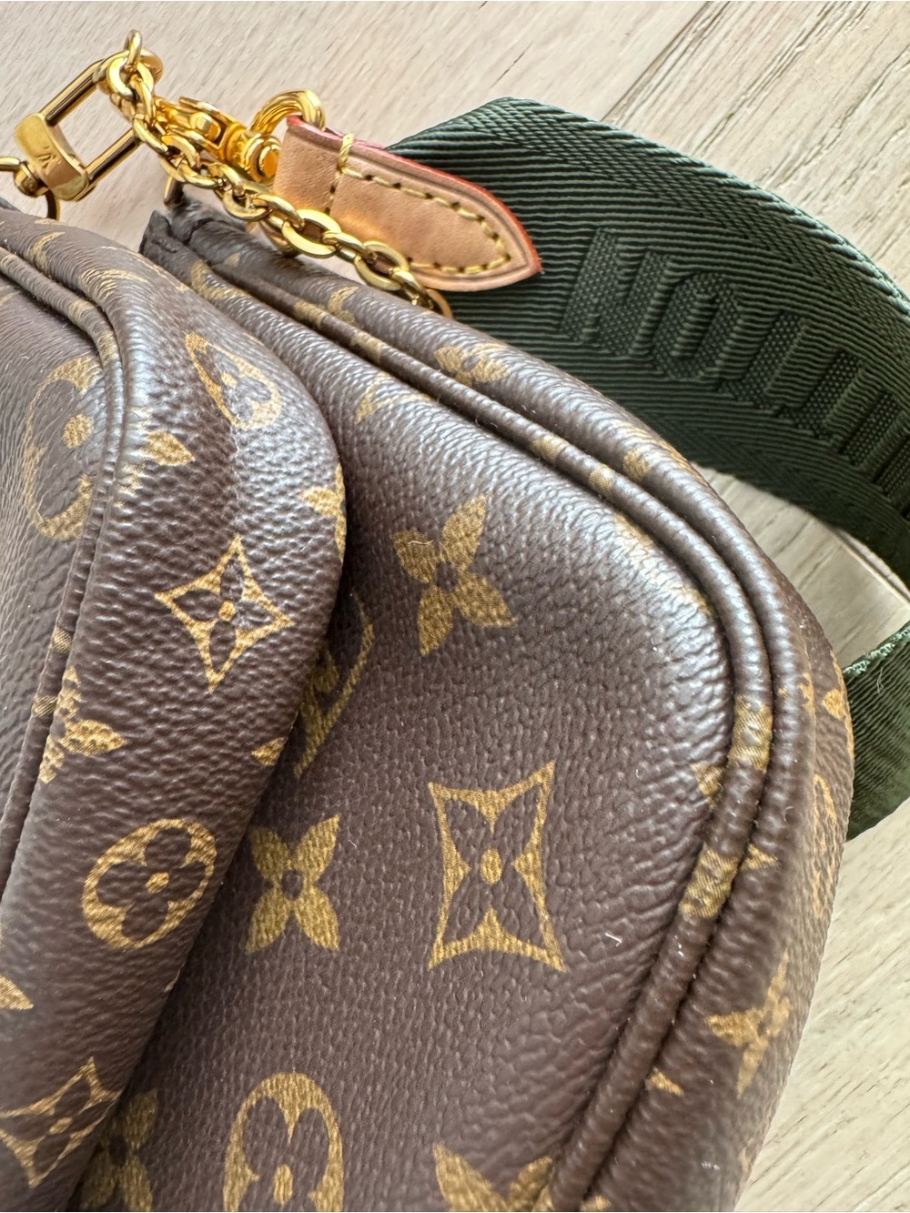 Louis Vuitton Monogram Multi-Pochette Accessoires in Brown with Green Strap - Picture 10 of 10